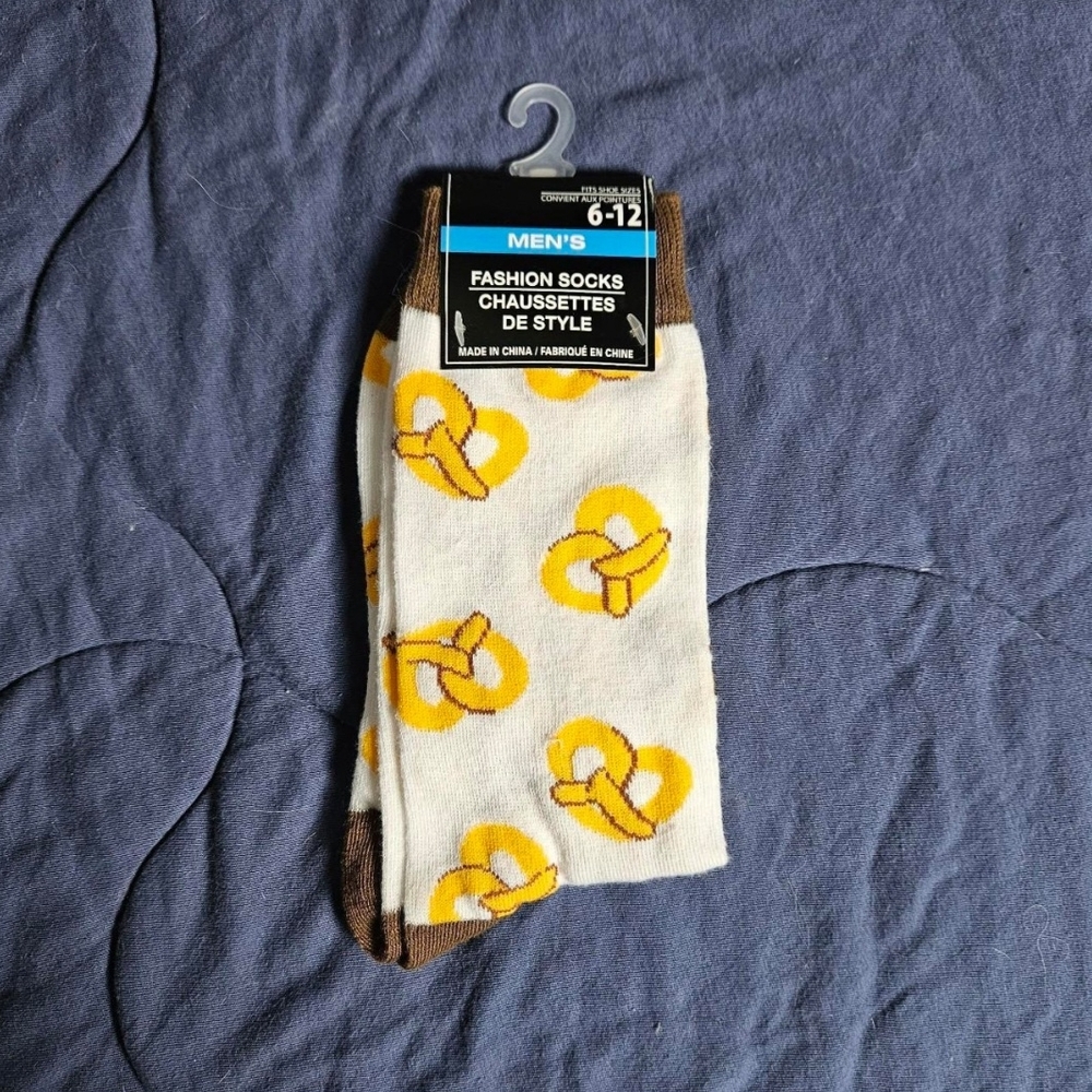 Men's Fashion Novelty Casual Dress Pretzel Themed Socks Size 6-12 New with tags